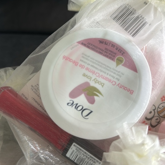 Glow Recipe Bath & Body Set with Pink and Yellow Accents - Picture 5 of 6